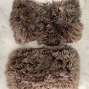 Like new. Fingerless gloves! Gorgeous mocha brown rabbit fur